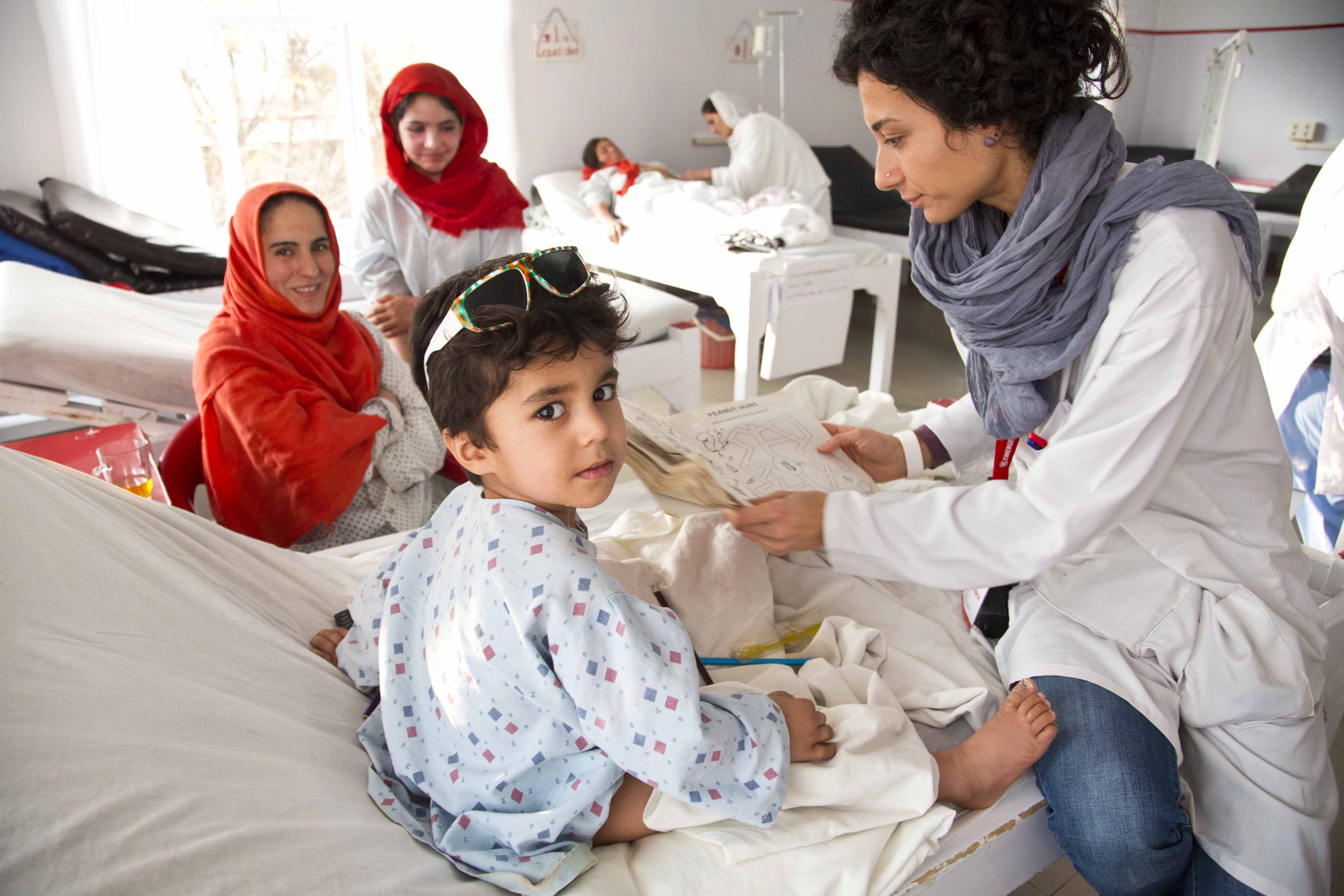 Tijana, infermiera di EMERGENCY, nel Centro di maternità di Anabah in Afghanistan. Nel Centro nascono circa 600 bambini ogni mese