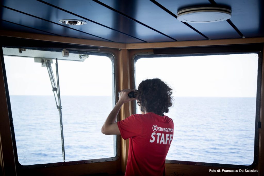 ONG presentano un reclamo alla Commissione europea: la nuova legge italiana sui flussi migratori limita le attività di ricerca e soccorso in mare