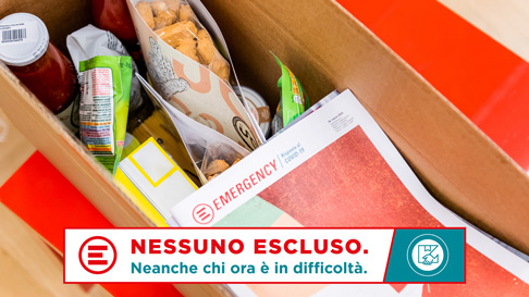 Un pacco alimentare del progetto Nessuno Escluso