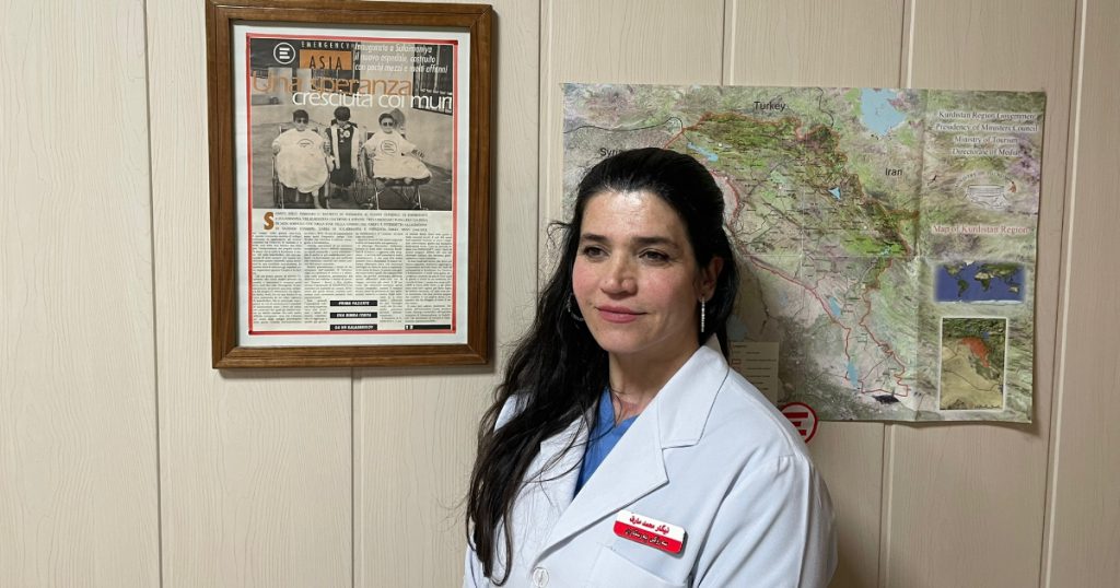 Nigar, che iniziò a lavorare come infermiera con EMERGENCY, tra le “100 Most Inspiring and Influential Women of 2022” per la BBC