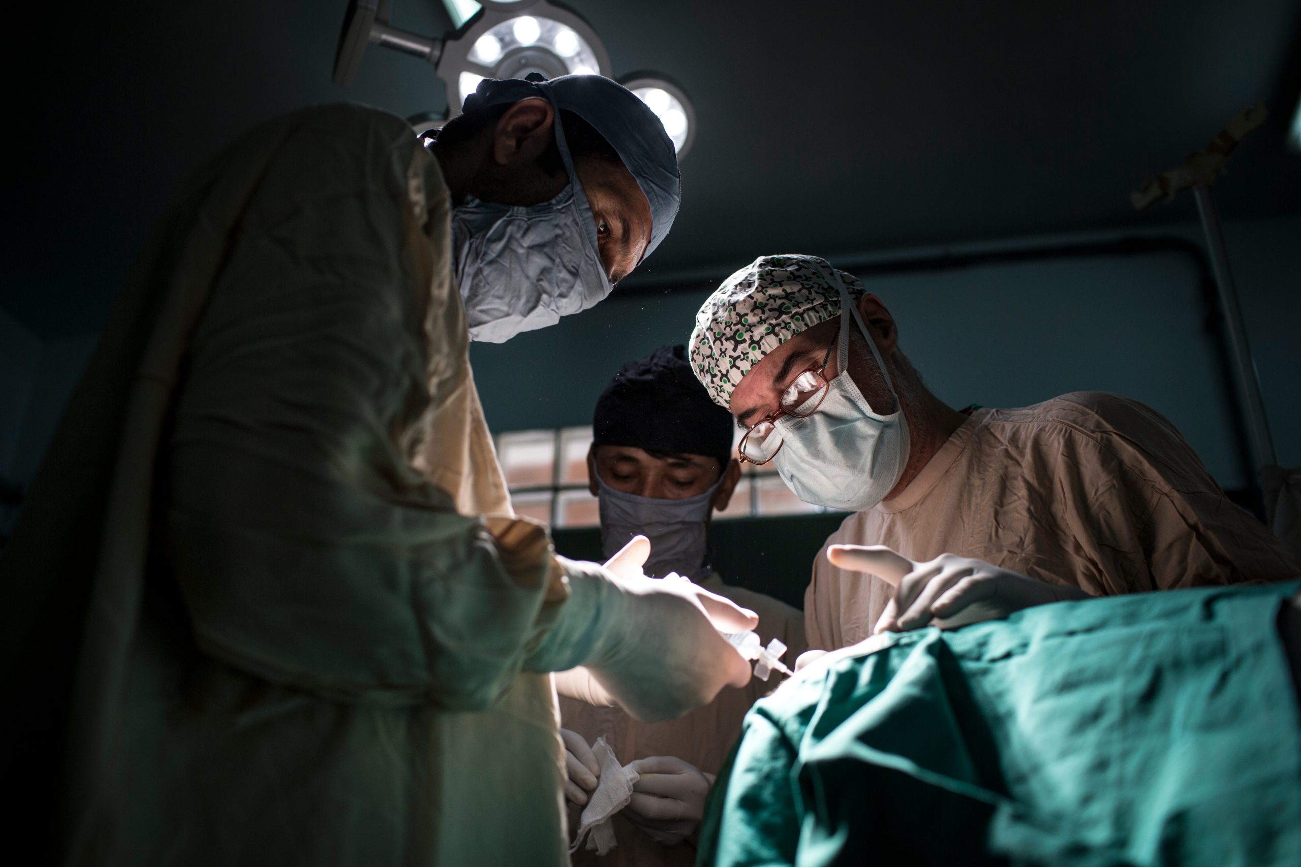 Equipe chirurgica di EMERGENCY al lavoro in Afghanistan